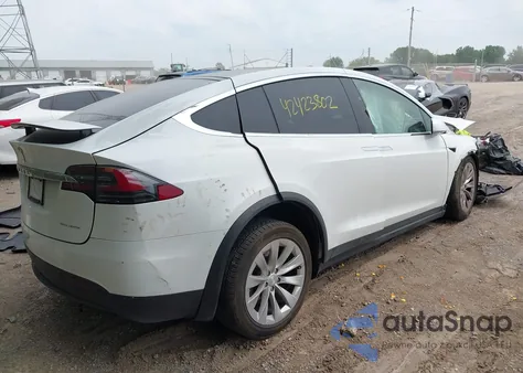 2019 Tesla Model X из США, поврежденный, VIN 5YJXCAE26KF188744